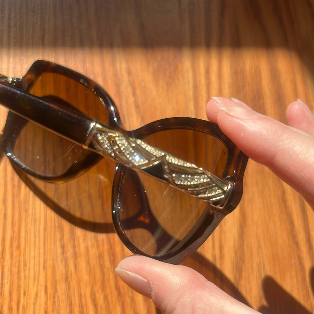Bulgari Sunglasses 😎 - Picture 6 of 9